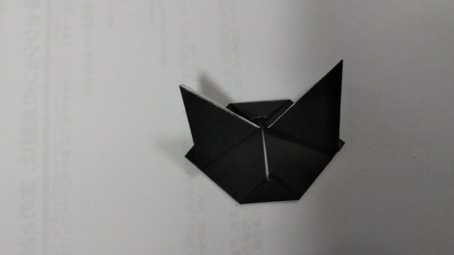 ハロウィンの折り紙 黒猫の折り方 作り方 子供でも簡単 子供と楽しむ折り紙 工作