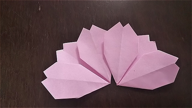 折り紙コスモス～花弁を合わせて丸い花にする～