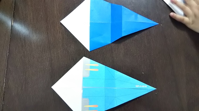 【セリアの折り紙】紙飛行機のスーパーイーグルの折り方・作り方