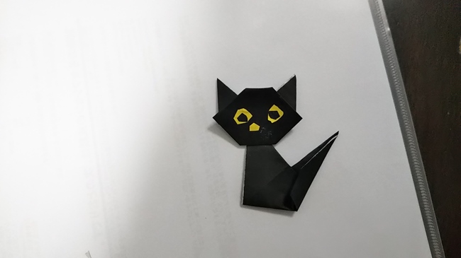 黒猫の顔と胴体をくっつける1 (1)