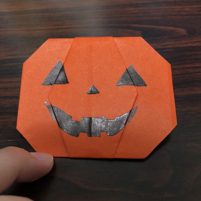 ジャック オー ランタンを折り紙で簡単に ハロウィンかぼちゃの作り方 子供と楽しむ折り紙 工作