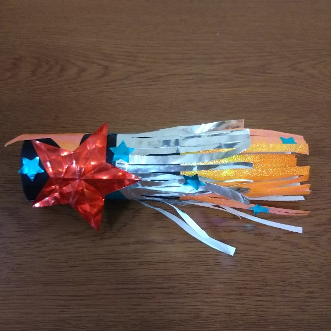 トイレットペーパーの芯工作 ロケットの作り方 輪ゴムと割り箸で簡単手作り 子供と楽しむ折り紙 工作