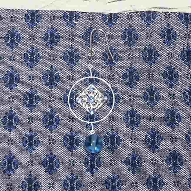 くるみボタンピアスの作り方 裏側もキレイ 100均のキットでハンドメイド 子供と楽しむ折り紙 工作