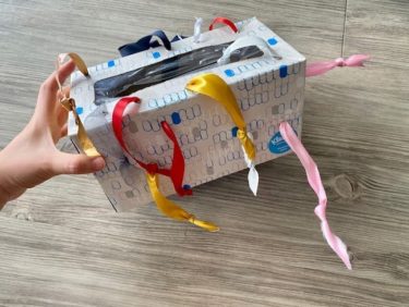 紐通し 知育のおもちゃ 1歳向け を手作り 100均材料で簡単な作り方 子供と楽しむ折り紙 工作