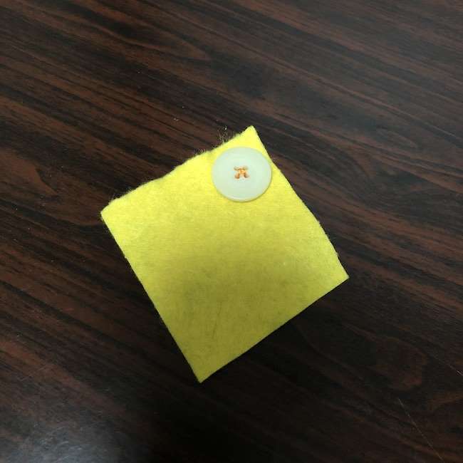 ボタンはめの練習用 手作り手縫いおもちゃ フェルトで簡単に作れる作り方 子供と楽しむ折り紙 工作