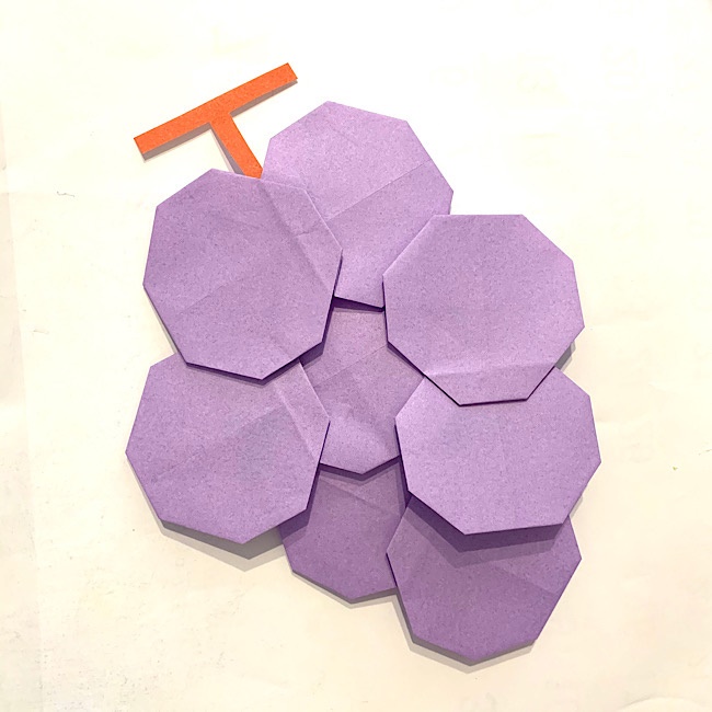 9月の折り紙 ぶどうの折り方 3歳の子どもでも簡単に作れました 子供と楽しむ折り紙 工作