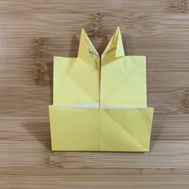 すみっこぐらしの折り紙 エビフライのしっぽ の折り方 作り方 かわいい人気キャラクターを子供と簡単手作り 子供と楽しむ折り紙 工作