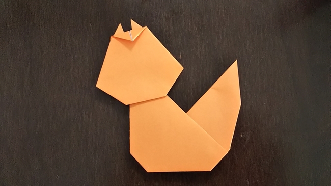 11月の折り紙 リス 平面 の折り方作り方 子どもでも簡単かわいい 子供と楽しむ折り紙 工作