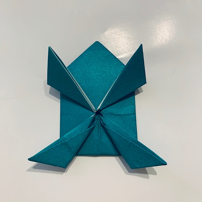 6月の折り紙 簡単 かえる 折り方 作り方 3歳児の幼児と一緒につくった ぴょんぴょんカエル 子供と楽しむ折り紙 工作