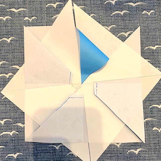 折り紙2枚でつくるかわいい風車の折り方・作り方 (11)