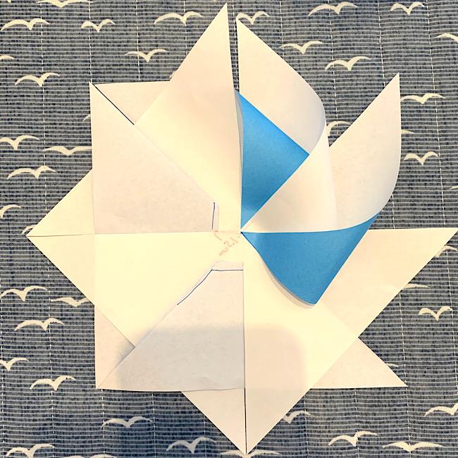 折り紙2枚でつくるかわいい風車の折り方・作り方 (12)