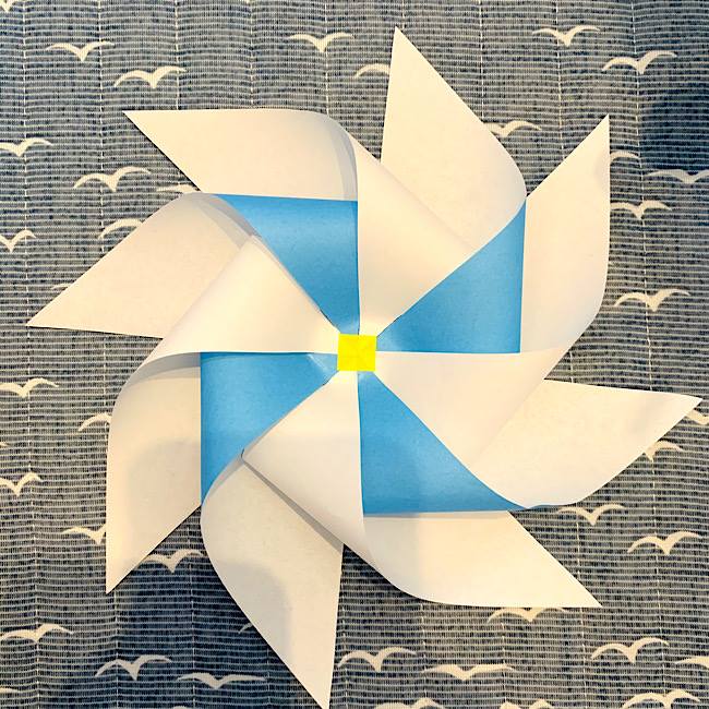 折り紙2枚でつくるかわいい風車の折り方・作り方 (15)