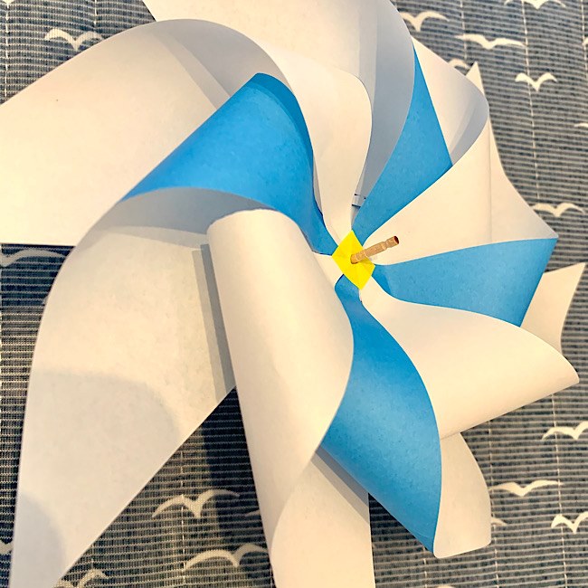 折り紙2枚でつくるかわいい風車の折り方・作り方 (16)