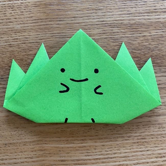 すみっこぐらしの折り紙 ざっそう の折り方 作り方 幼稚園生でもできるほど簡単でかわいいすみっコ 子供と楽しむ折り紙 工作