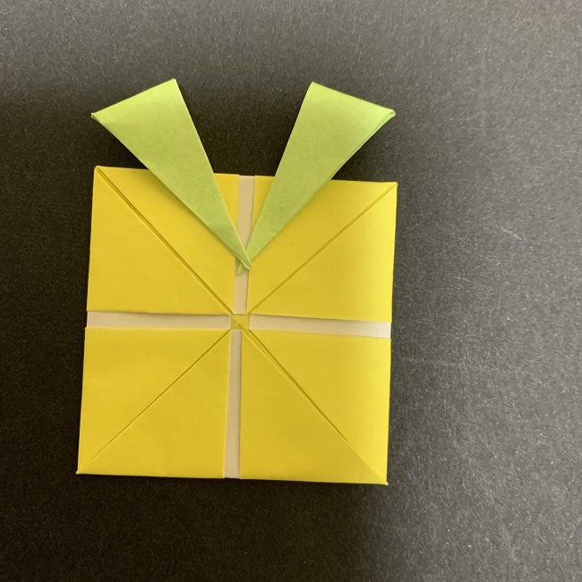 折り紙のプレゼントボックス 平面 の簡単な折り方 12月クリスマスや2月バレンタインデーに 子供と楽しむ折り紙 工作