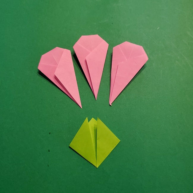 梅の花 つぼみ 折り紙の折り方 作り方 切らないで作れる簡単でかわいい飾り 子供と楽しむ折り紙 工作