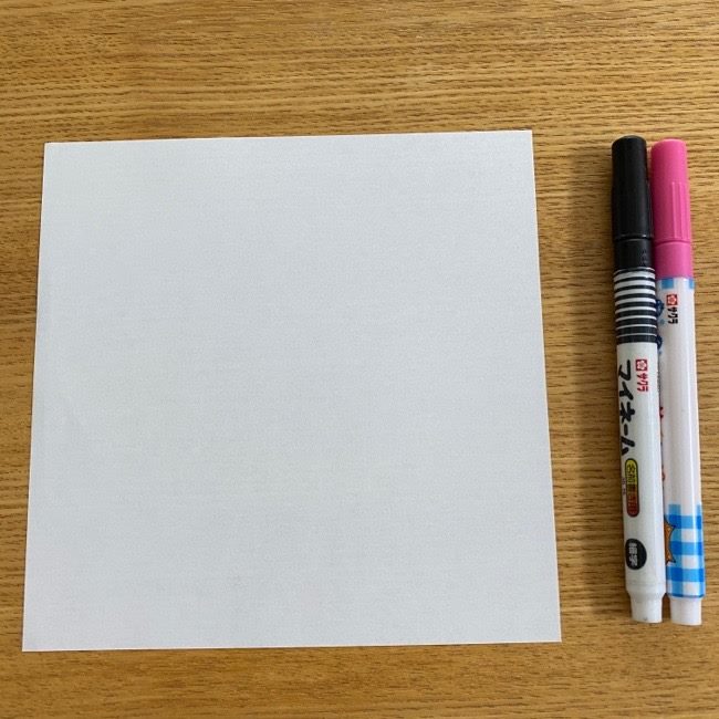 すみっこぐらしの折り紙 入れ物 箱 小物入れ の折り方 作り方 簡単かわいいキャラクター 子供と楽しむ折り紙 工作