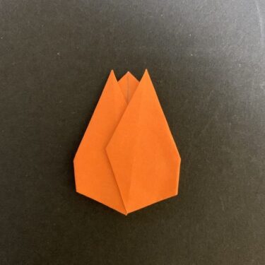 折り紙で簡単 チューリップの名札の作り方折り方 メッセージカード 席札にも 子供と楽しむ折り紙 工作
