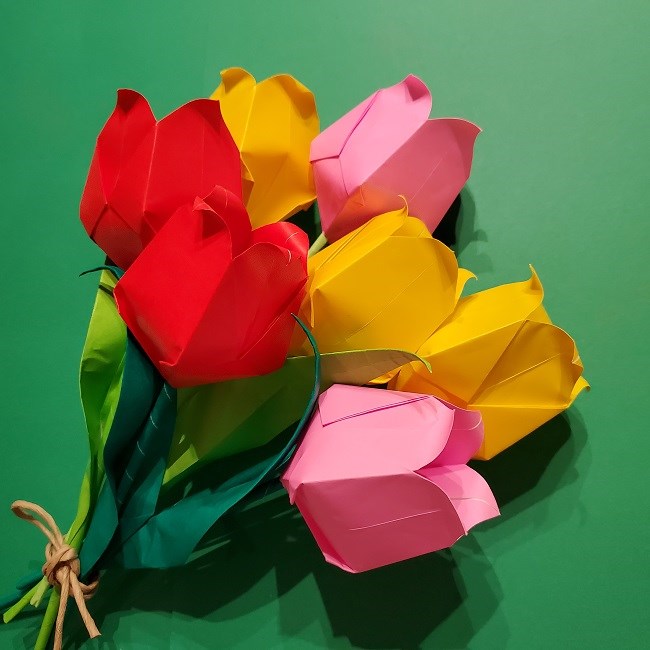 折り紙の花束 子供にも 立体チューリップのブーケの作り方 子供と楽しむ折り紙 工作