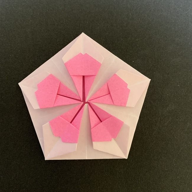 折り紙コースター 桜 の作り方折り方 1枚でつくれる簡単かわいい春の花 子供と楽しむ折り紙 工作
