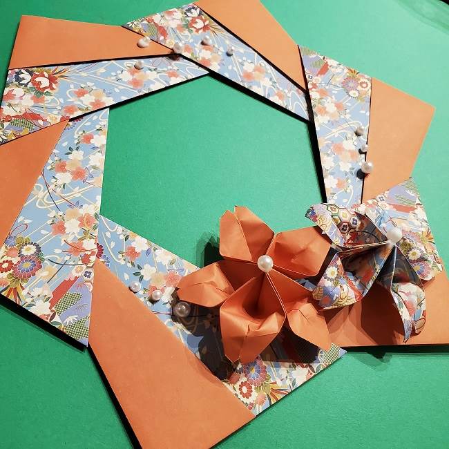折り紙 桜の立体的なリース 壁飾り の作り方 おしゃれな春のデコレーション 子供と楽しむ折り紙 工作