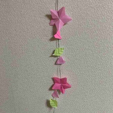 桜のつるし飾りを折り紙でつくったよ 作り方折り方を紹介 子供と楽しむ折り紙 工作