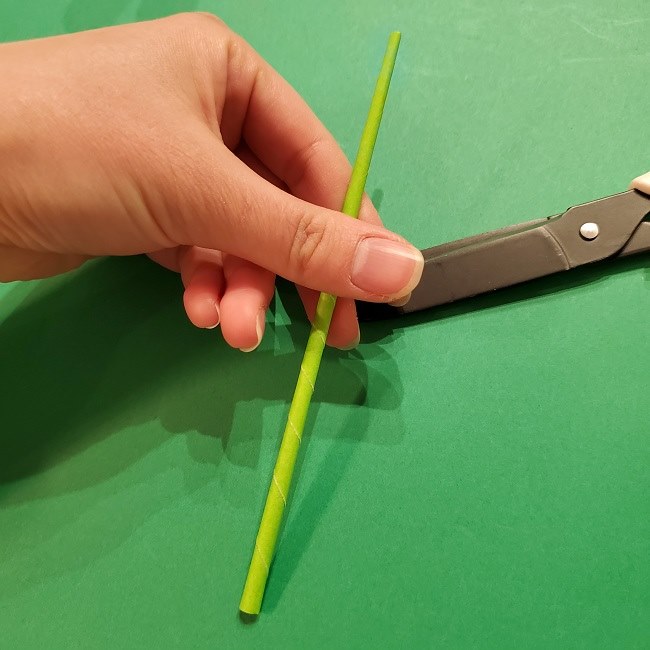 チューリップの折り紙 4歳児とつくった茎・葉(立体)の作り方 (10)