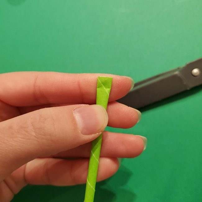 チューリップの折り紙 4歳児とつくった茎・葉(立体)の作り方 (11)