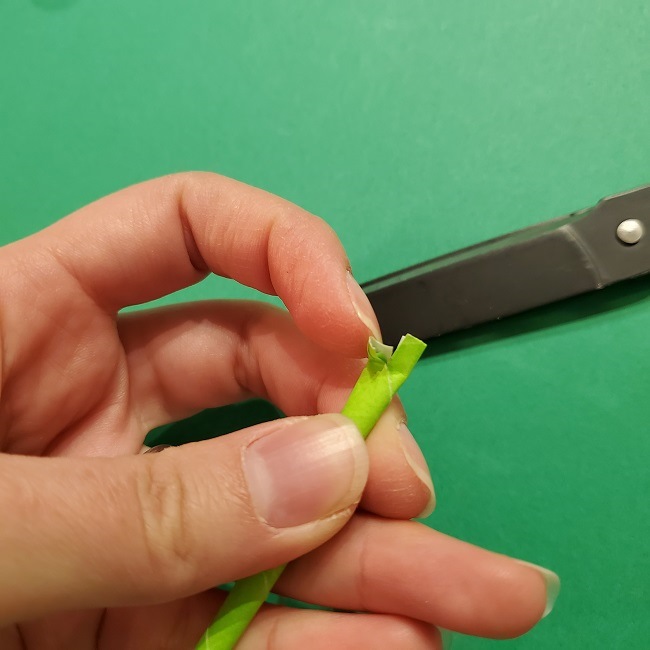 チューリップの折り紙 4歳児とつくった茎・葉(立体)の作り方 (12)