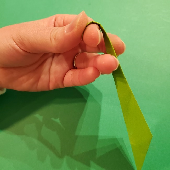 チューリップの折り紙 4歳児とつくった茎・葉(立体)の作り方 (31)