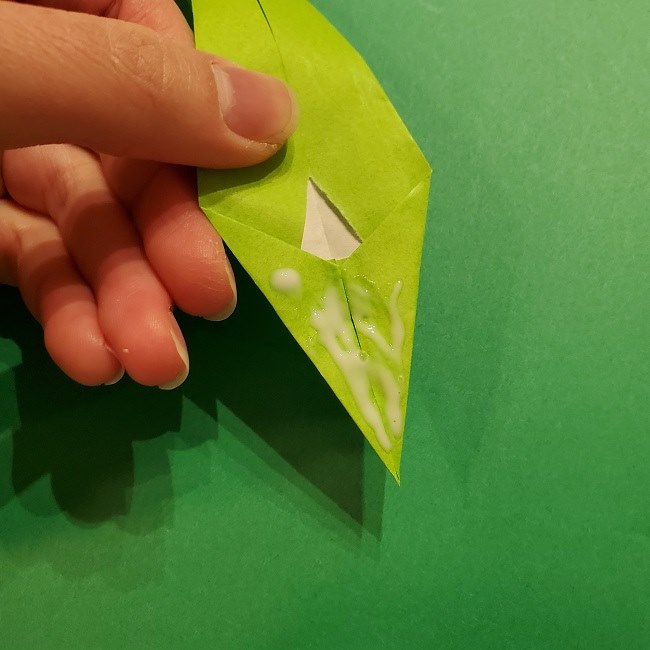 チューリップの折り紙 4歳児とつくった茎・葉(立体)の作り方 (33)