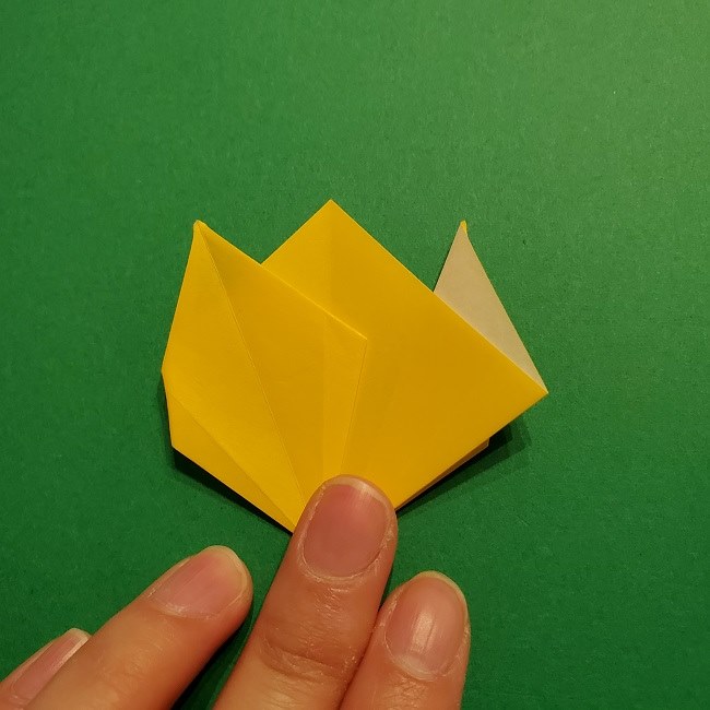 折り紙 チューリップのリースの作り方 (26)