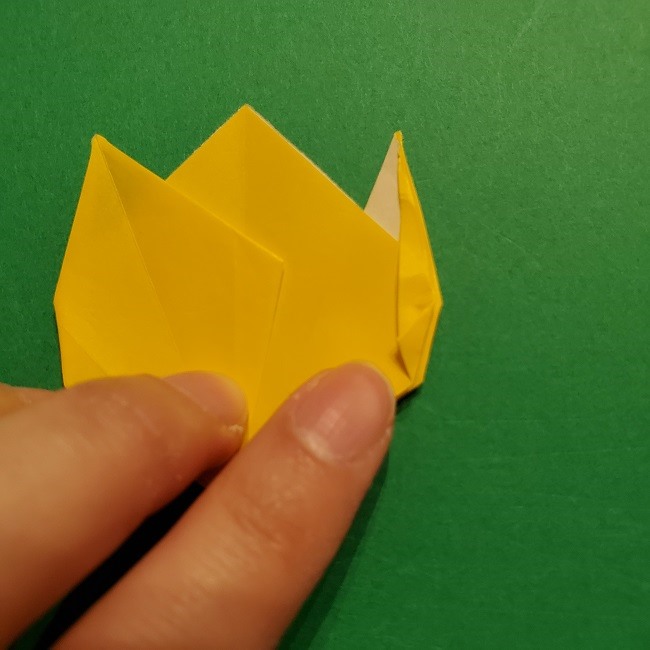 折り紙 チューリップのリースの作り方 (28)