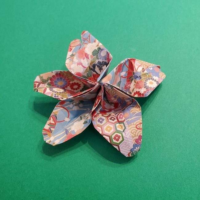 折り紙 桜の立体的なリースの作り方 (1)