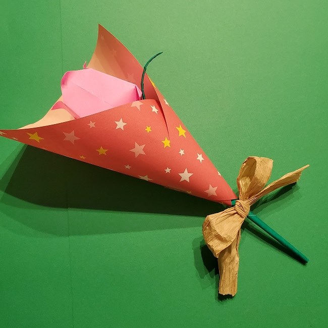 折り紙でチューリップをラッピングする方法★ (4)