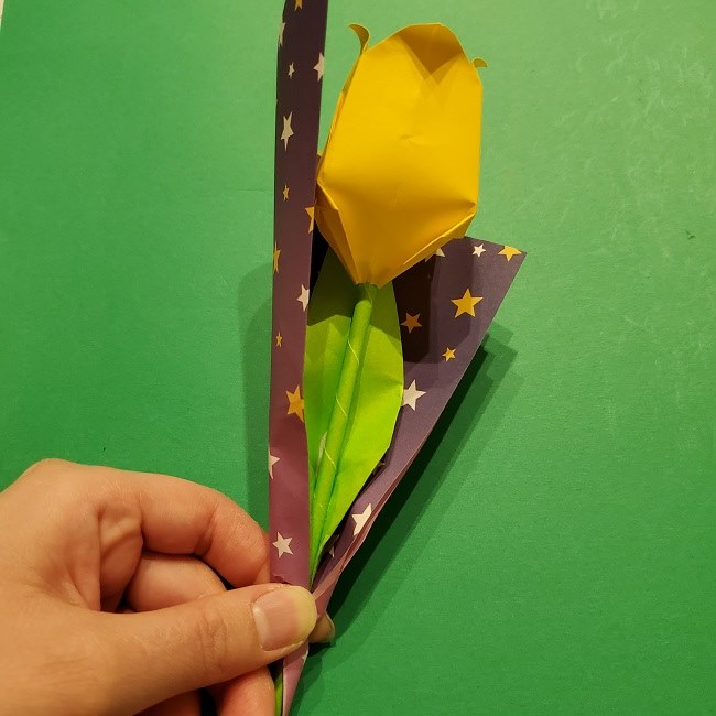 折り紙でチューリップをラッピングする方法★ (7)