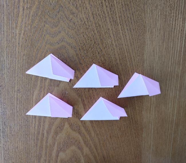折り紙の桜 5枚でも簡単な折り方切り方 (9)