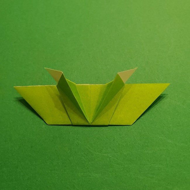 折り紙花リースの土台の作り方【葉っぱの壁飾り】 (26)