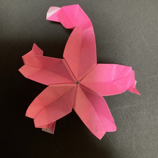 桜の折り紙 立体的なくす玉＊折り方作り方 (40)