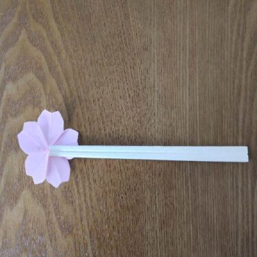 桜の折り紙 箸置きの折り方作り方★小さいお花で華やかに♪ひな祭りの食卓にもピッタリ