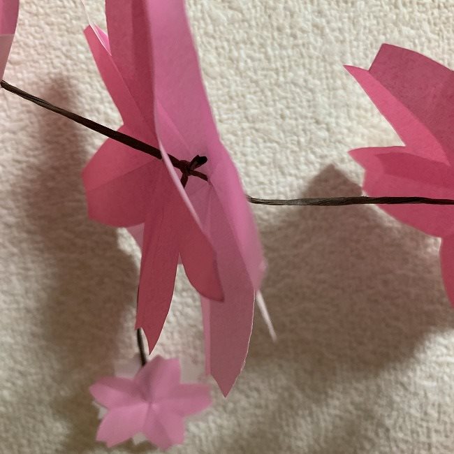桜の装飾・折り紙ガーランドの作り方 (10)