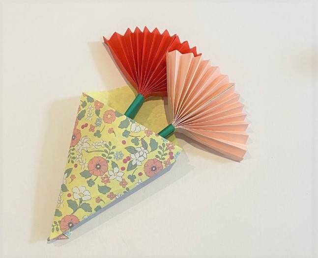 カーネーションの折り紙 はさみなし でok 幼稚園の子どもにオススメな折り方作り方 子供と楽しむ折り紙 工作