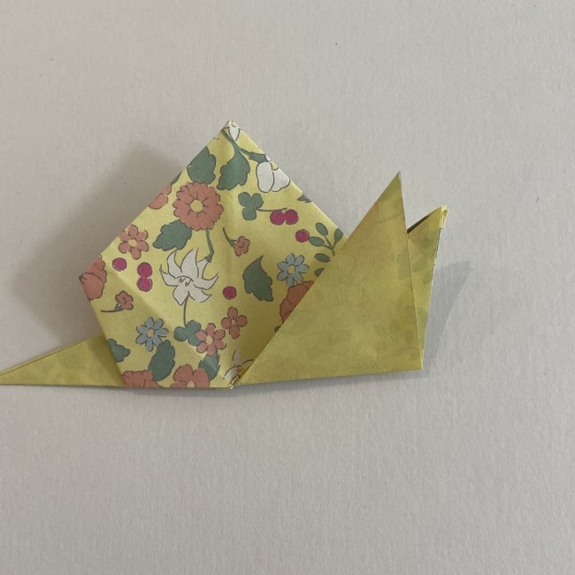 カタツムリの折り紙は保育園の製作にも！折り方作り方 (23)