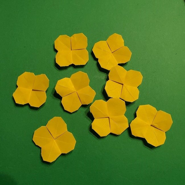 折り紙の菜の花のリースの作り方 (11)