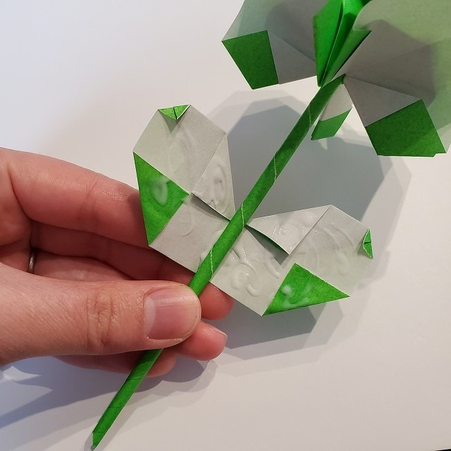 菜の花の折り紙 葉っぱと茎の作り方・折り方3完成 (5)