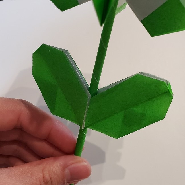 菜の花の折り紙 葉っぱと茎の作り方・折り方3完成 (7)