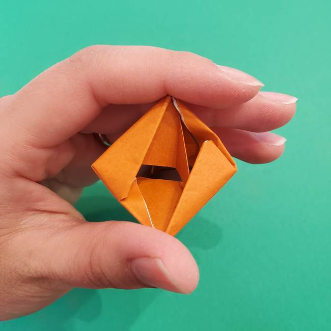 折り紙のアイスクリームコーン 立体的な折り方作り方1(27)