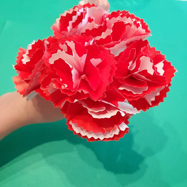折り紙で母の日用の難しいカーネーションの立体花束の作り方 本気で作りたい大人向け 子供と楽しむ折り紙 工作