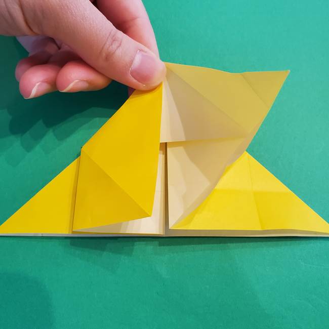 8月の折り紙 花火 12枚で作る作り方折り方 形が変化する立体的で豪華な夏飾り 子供と楽しむ折り紙 工作