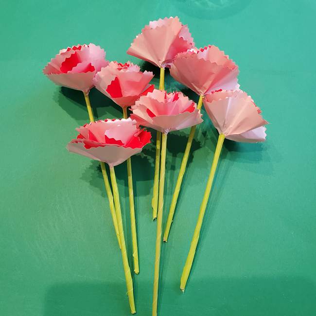 折り紙でつくる母の日用の難しいカーネーションの立体花束の作り方(1)